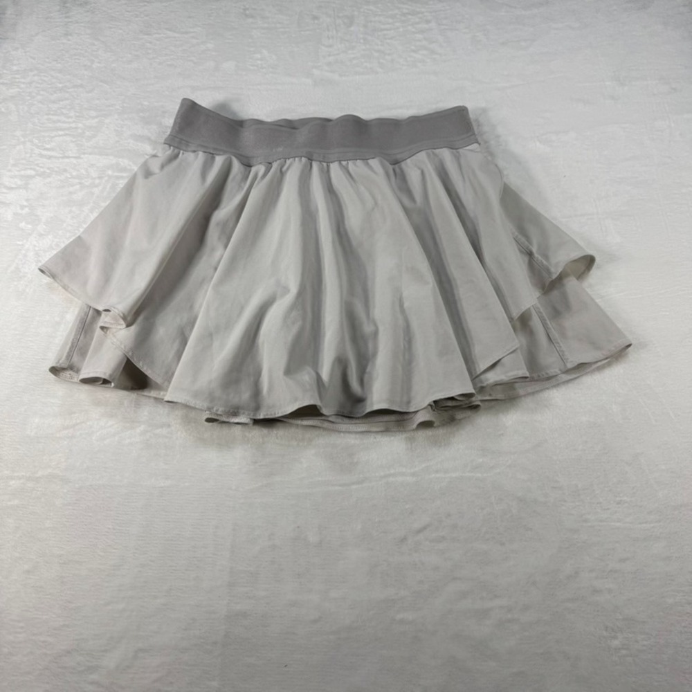 LULULEMON - Court Rival High Rise Skort - White - Size: 6 - LW8ABTR